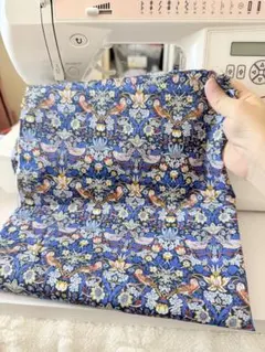 大判　ストロベリーシーフ　いちご泥棒　青　シーチング　リバティ　モリス　生地