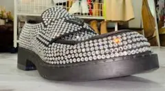 長身プラス！PRADAチョコレートローファークリスタルラインストーンシューズ