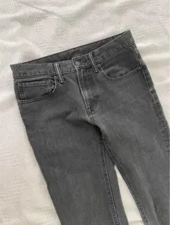 W28 GU ブラックデニム スリムフィット