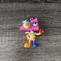アメイジングデジタルサーカスのズーブルのフィギュア