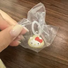 T*a様 ハローキティ なりきりまん　未開封 めじるしアクセサリー