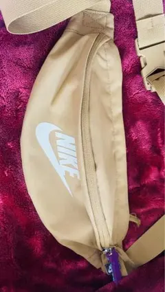 NIKE ベージュ ボディバッグ