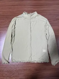 オリーブ色フリルネックシアー長袖シャツ
