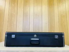 1960年代前半のフェンダーのベース用のホワイトトーレックスケース