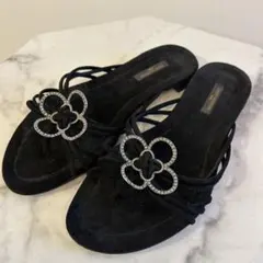 ルイヴィトンのフラットサンダル、ビジューお花モチーフ サイズ37