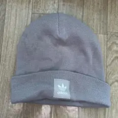 adidas グレー ニット帽のサムネイル