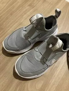 NIKEグレーのみ
