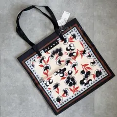 【新品】MARNI FLOWER CAFE BANDANA TOTE BEIGEのサムネイル