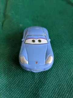 カーズ　トミカ　サリー