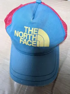 THE NORTH FACE ロゴキャップ 青/赤