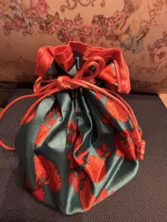 花柄サテン巾着ポーチ