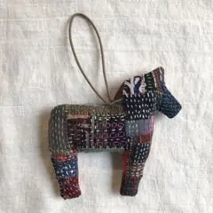刺し子馬型オーナメント(右向) 古布リメイク　午年　ダーラナホース風