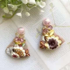 ピンク系偏光パール調カボションとインド刺繍リボンのジャラジャラピアス 04171