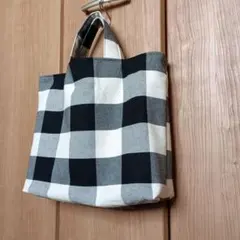 【SALE】トートバッグ　大きめチェック柄