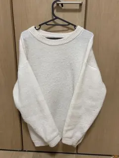ホワイト 長袖 ニットセーター