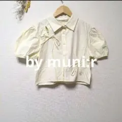 by muni:r バイムニール チャイナカット クロップド ブラウス リボンのサムネイル
