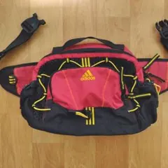 adidas　ウエストポーチ　赤　美品