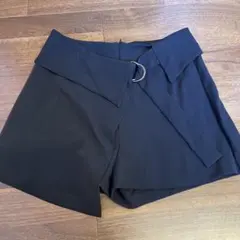 ZARA ブラック ベルト付きショートパンツ XS　スコート