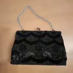 ビーズ装飾の黒い和装用バッグ
