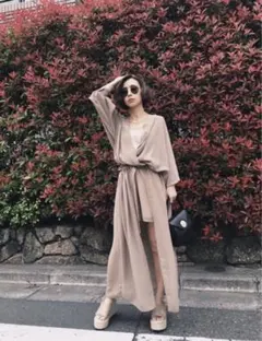✳︎AMERI VINTAGE/ベージュ ロングドレス/ウエストリボン付きのサムネイル