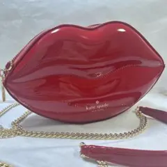 新品未使用　katespade リップ型チェーンクラッチ2way バッグ