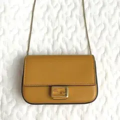 【美品】FENDI ✴︎ ナノバゲットチャーム ✴︎ ミニショルダーポーチ イエローのサムネイル
