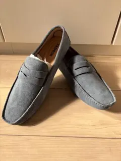 グレー スエード ローファー