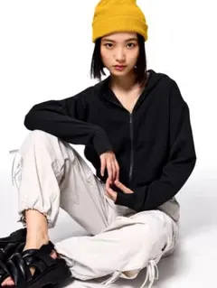 GU UVカットフルジップパーカ