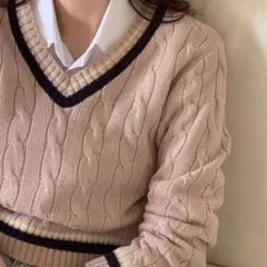 ピンク ケーブル編み Vネックセーター