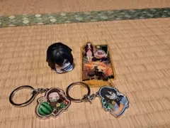 鬼滅の刃 グッズ4点セット + シュシュ + 漫画3巻セット(少し傷有り)