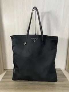 PRADA トートバッグ　ナイロン　三角ロゴプレート　黒　大容量