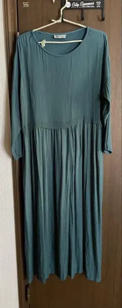 マライカ　長袖ワンピース