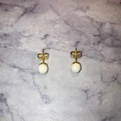 【値下げ】ホワイト スタッド　ピアス　ゴールド