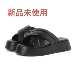 BEAMS HEART ブラック 厚底 クロスストラップサンダル