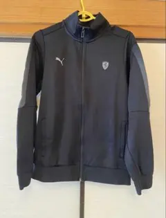 Puma フェラーリ セットアップ上のみブラック　黒糖くん着用