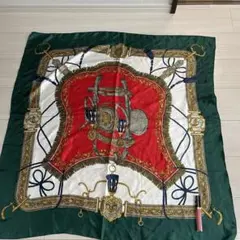 ⭐️シルク風　グリーン・レッド　バロック柄 スカーフ ヴィンテージ レトロ