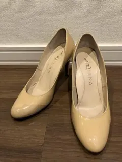 ダイアナ　パンプス　23.5cm ベージュ