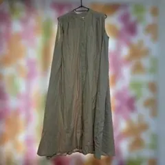 Petite Fleur ベージュ ノースリーブワンピースのサムネイル