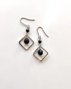 オニキス/スクエアPのピアス/樹脂フック/樹脂ノンホール/サージカルステンレス