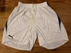 Puma ホワイトショートパンツ（サイズXO）
