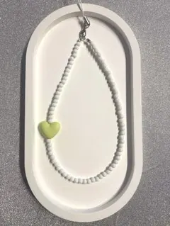 【No.18】スマホストラップ　ホワイト　黄緑