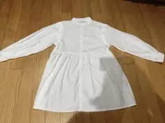 白ブラウス