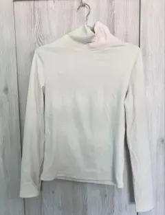 タートルネック アイボリー 白