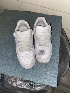 Nike Air Force 1 ホワイトスニーカー チップなし