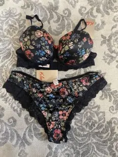 新品☆Kleo☆高品質☆ブラ＆ショーツ☆75C☆XL(L)