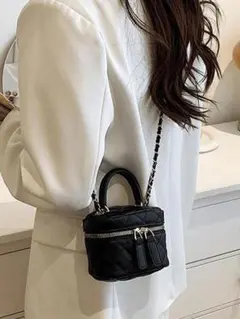 ブラック キルティング ミニバッグ