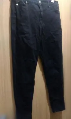 【脚長効果バツグン】ブラックスキニーパンツ