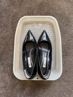 ダイアナ　エナメルパンプス