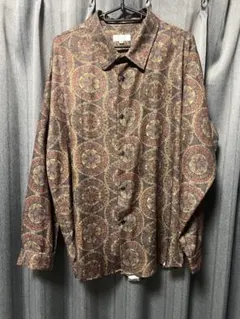 円形模様のブラウン長袖柄シャツ