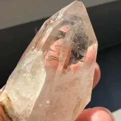高品質 マイカ共生 水晶原石 79g パキスタン・スカルドゥ産 鉱物標本 天然石